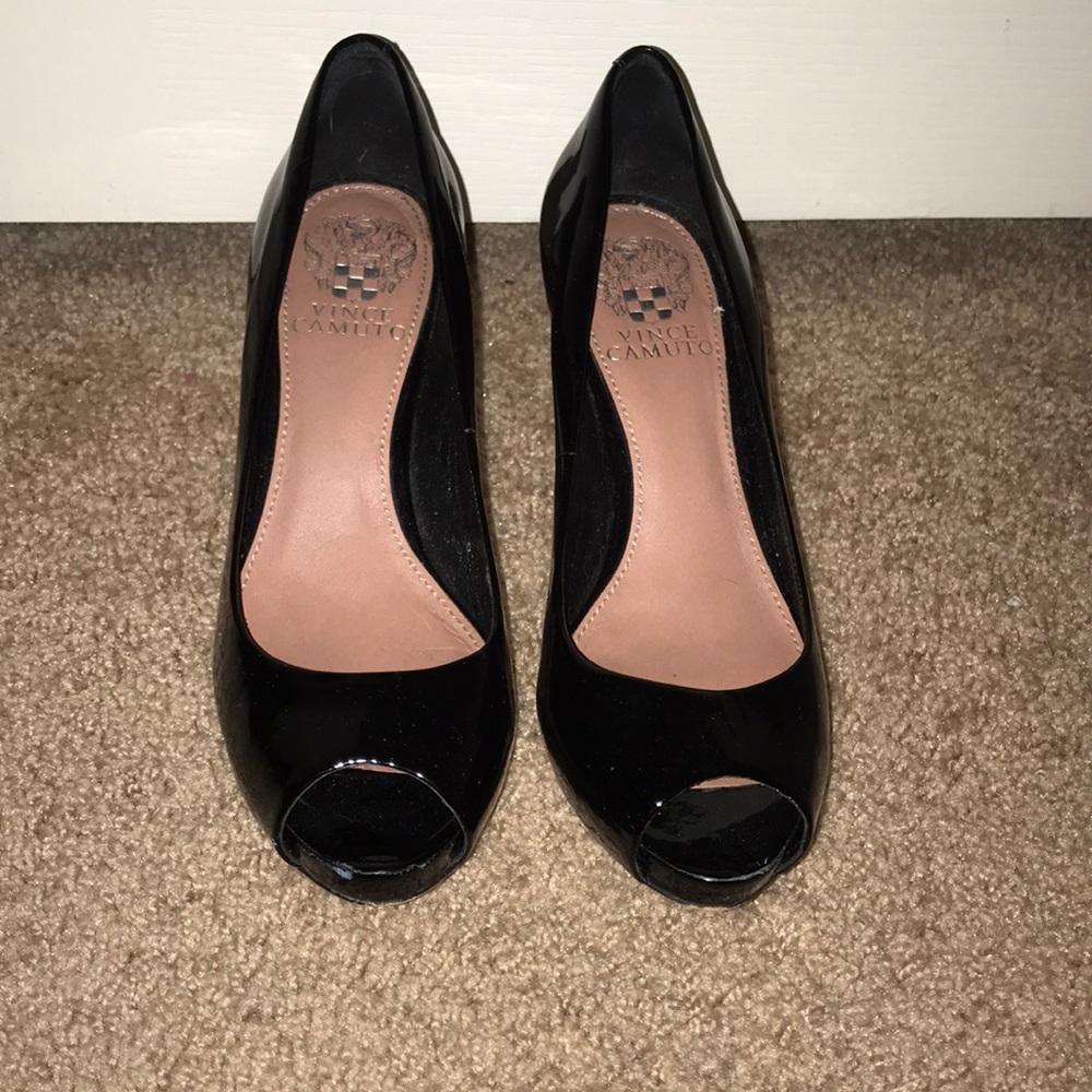 Vince Camuto Black Peep Toe Heels. Size 6